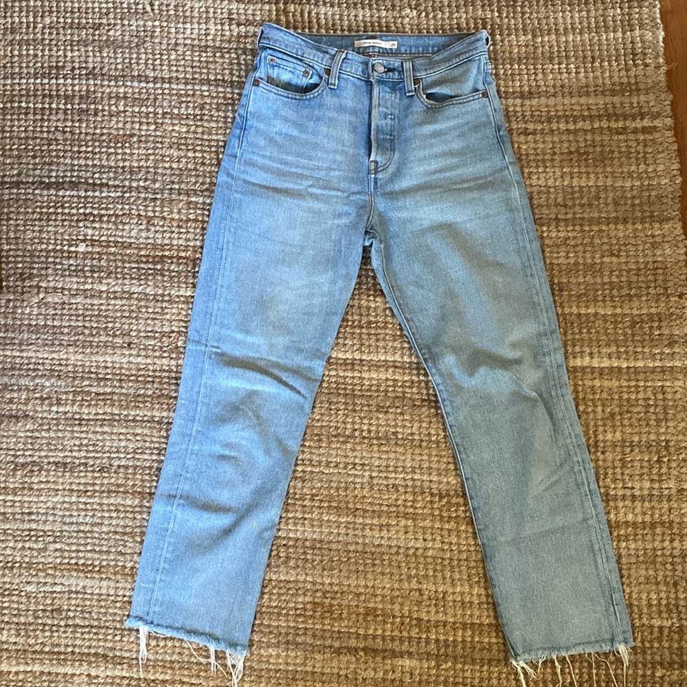 LEVI’S WEDGIE STRAIGHT LIGHT WASH SZ 26